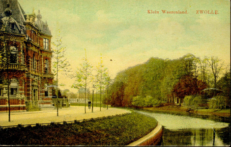 4669 PBKR0344 Klein Weezenland, ca. 1910, (vanaf 1933 Burgemeester van Roijensingel), met op nr 18 woonhuis familie Van ...
