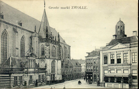 4712 PBKR1461 Grote Markt richting Luttekestraat, ca. 1910. Links: Grote Kerk met de hoofdwacht en het portaal. Van ...