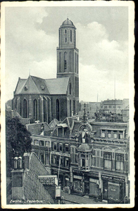 4751 PBKR2039 Bovenaanzicht van de Luttekestraat met de Maria ten Hemelopnemingkerk met Peperbustoren. Van rechts naar ...