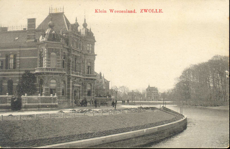 4847 PBKR0378 Klein Weezenland, ca. 1905, (vanaf 1933 Burgemeester van Roijensingel), nr 18: woonhuis familie Van ...