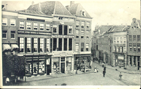 4892 PBKR1497A Deel van een panoramakaart (overzicht) van de Grote Markt, 1907.Van links naar rechts:Grote Markt 10 tot ...