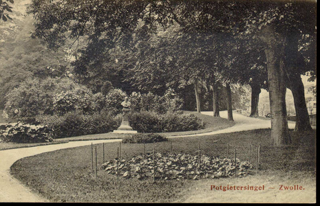 5167 PBKR2709 Potgietersingel 1910-1915, (bastion Suikerberg, voor 1893 Kruittorensingel) met borstbeeld van schrijver ...