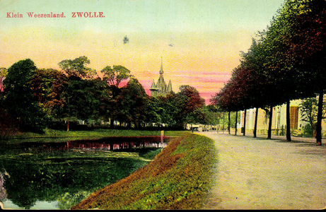 5201 PBKR0444 Burgemeester van Roijensingel, (tot 1933 Klein Weezenland) over de stadsgracht naar de Sassenpoort, ca. ...