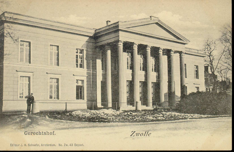 5340 PBKR2739 Het Paleis van Justitie (uit 1841, ontworpen door architect E.L. de Coninck) aan de kant van de ...