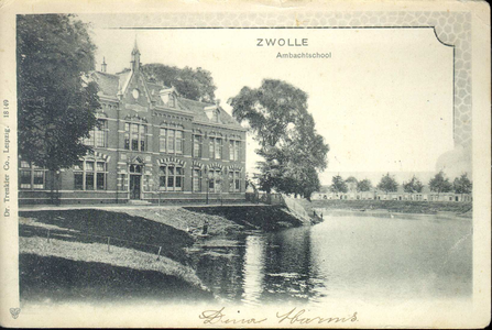 5667 PBKR2238 Gezicht op het Flevogebouw vanaf de Menno van Cochoornsingel, 1902. Het Flevogebouw werd in 1898 gebouwd ...