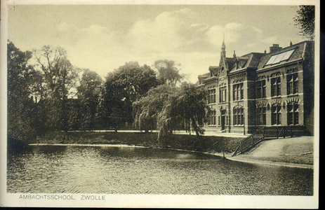 5672 PBKR2243 Menno van Coehoornsingel 16: Flevogebouw gezien vanaf de Burgemeester Drijbersingel, ca. 1928. Het ...