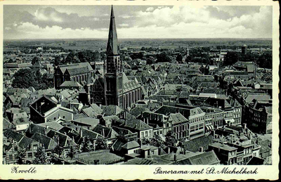 5905 PBKR0014 De Melkmarkt en de Diezerstraat, ca. 1935-1945. Links de Broerenkerk en de r.k. Sint-Michaelskerk aan de ...