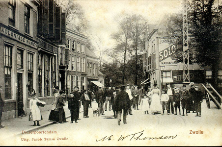 6156 PBKR0621 Gezicht op de Diezerpoortenplas in de richting van de Stenen pijp, ca. 1900. De huizen aan de linkerzijde ...