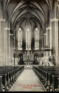 6288 PBKR2912 Interieur van de R.K. Sint-Michaelskerk uit 1892 aan de Roggenstraat. De kaart is afgestempeld in 1909., ...