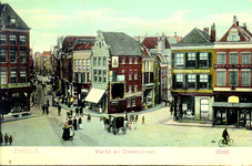 6376 PBKR0662 Grote Markt en Diezerstraat, ca. 1910-1913. In het midden een rijtuig. Rechts een man op een fiets. Links ...