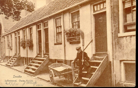 6443 PBKR1803 Jufferenwal 4-14, ca. 1910. De doorgang van Kamperpoortenbrug naar Rodetorenplein was vroeger veel ...