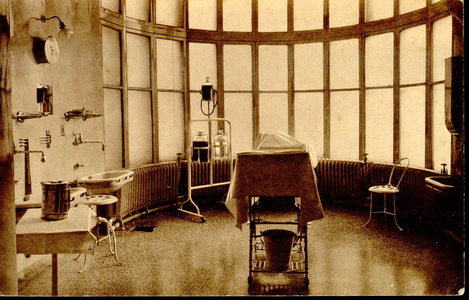 6602 PBKR1243 Interieur van een van de twee operatiekamers in het oude gedeelte uit 1902 van het R.K. ziekenhuis aan de ...