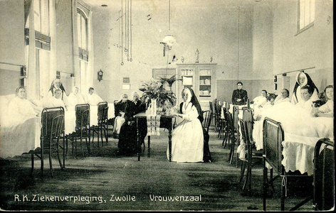 6605 PBKR1246 De vrouwenzaal in het oude gedeelte uit 1902 van het R.K. ziekenhuis aan de Blekerstraat. Dat was ...