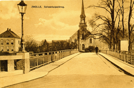 986 PBKR6579 De Schoenkuipenbrug is genoemd naar de schoenmakers die in de 17e eeuw hun looikuipen hadden aan de ...