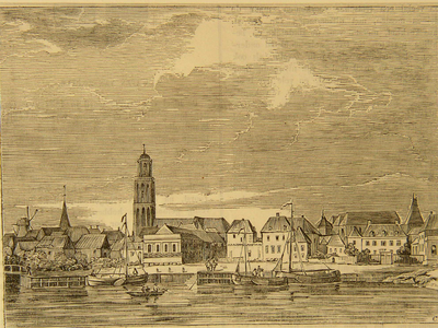 493 -TP000103 Gezicht op Zwolle vanuit het zuiden met op de voorgrond de stadsgracht. Verder o.a. de Onze Lieve ...