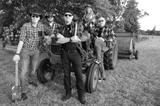 541 Band The New American Farmers uit Dalfsen (een bluesrock cigar box gitaar band, die dus veelal op zelfgemaakte ...
