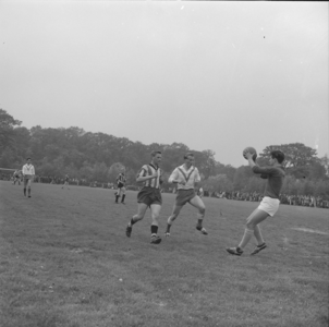 5367 Voetbalwedstrijd amateurs., 1960-01-01