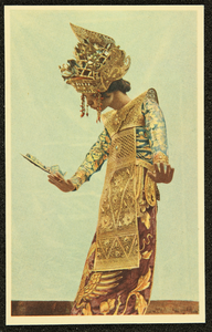 262 Kleurenfoto-ansicht (opname Piet Smeele) van een Balinese Legong-danseres., 1946-01-01