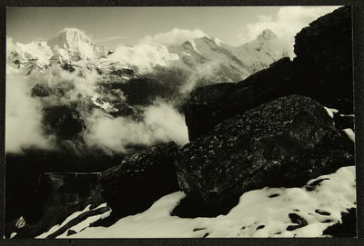 423 Besneeuwde bergtoppen, 1961-01-01
