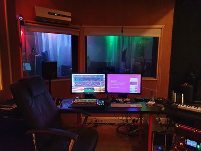Muziek Organisatie Noord (MON) : controleruimte van Firecrate Recording Studios