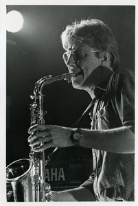 Popburo : optreden gelegenheidsformatie met saxofonist Tom Barlage