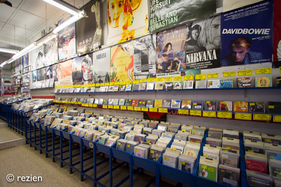 Elpee : interieur winkel met vinyl en CD's, Oosterstraat 24-1 in Groningen