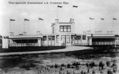 86718 Gezicht op het gebouw van de N.V. Utrechtsche Open Zwem- en Badinrichting aan de Kromme Rijn ( Zwembad Timp , ...