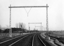 163889 Gezicht op de spoorlijn tussen Amersfoort en Apeldoorn, ter hoogte van de Liendertseweg te Amersfoort, na de ...