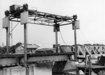 156950 Gezicht op de spoorbrug over de Oude IJssel te Doetinchem.