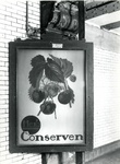 163267 Afbeelding van een reclame-affiche van Hero, vermoedelijk in de perrontunnel van het N.S.-station Amsterdam C.S. ...