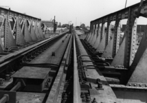 156951 Gezicht op de spoorbrug over de Oude IJssel te Doetinchem.